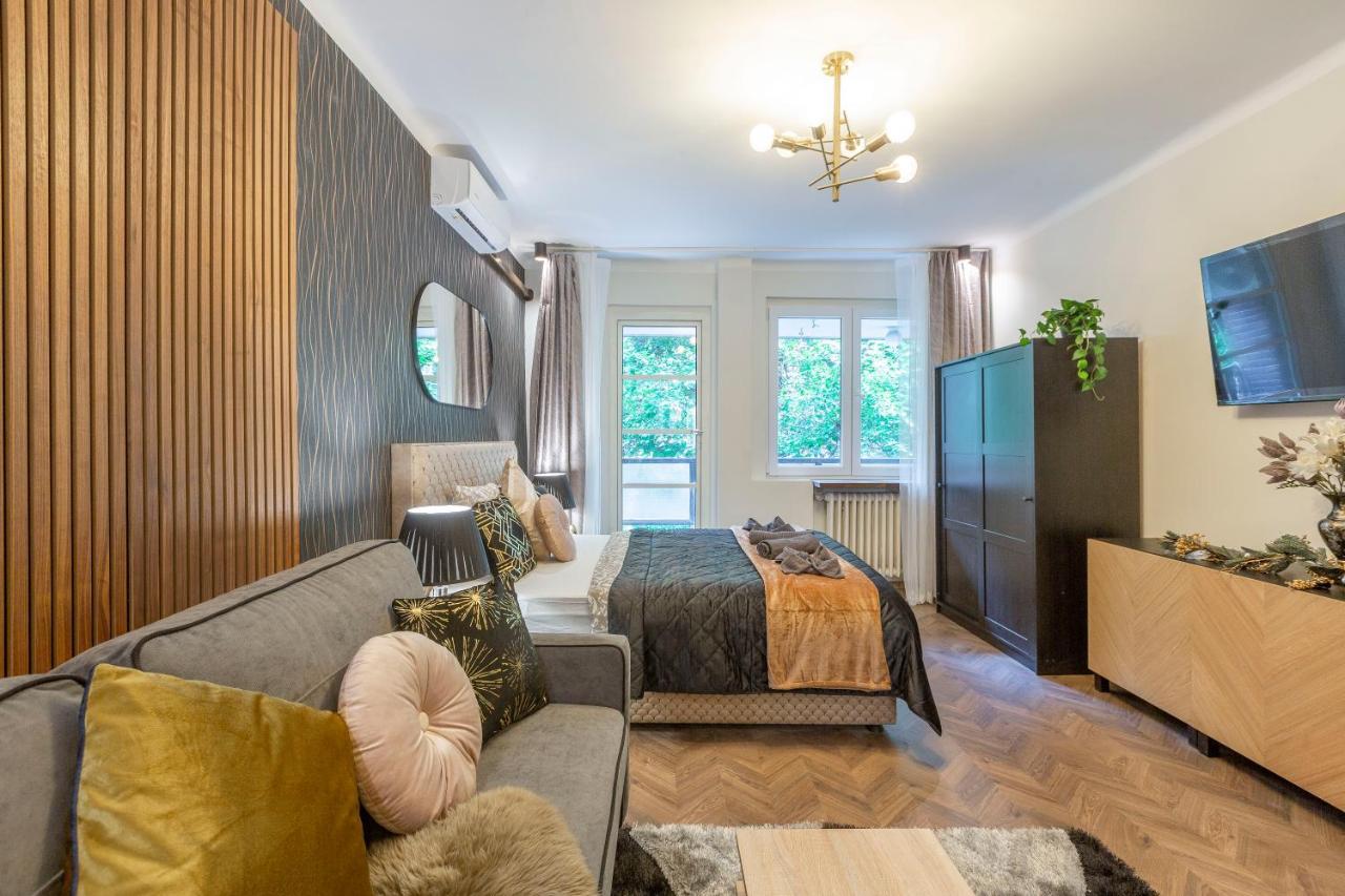 Stylish Quentin Apartment In The King Street Budapest Ngoại thất bức ảnh