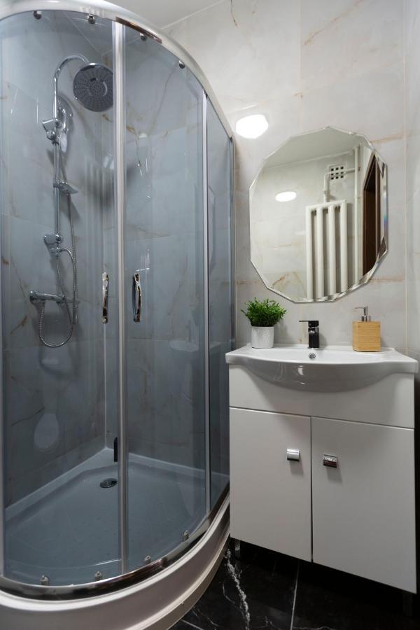 Stylish Quentin Apartment In The King Street Budapest Ngoại thất bức ảnh